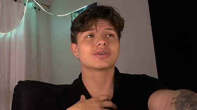 Sebas8a  online show from February 9, 2:33 pm