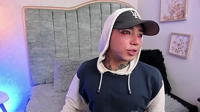 liam froid online show from February 9, 1:49 pm