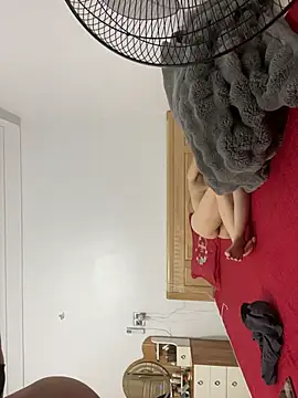 huyenzz online show from February 19, 3:30 pm