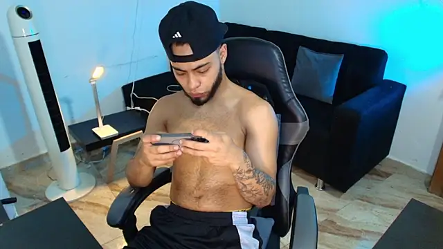 Xanderstone00 online show from March 20, 5:17 pm