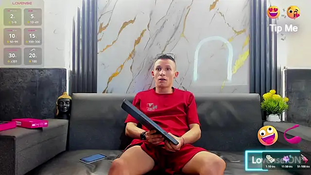 Isaak 26 online show from April 3, 4:53 am