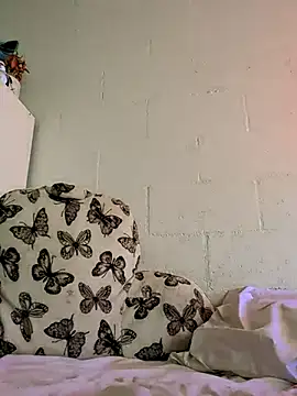 Phoebeelliot online show from February 8, 7:51 pm