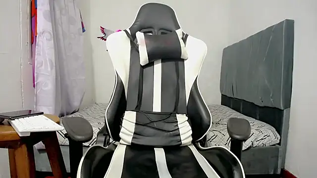 Tuporia6272 online show from March 12, 4:20 am