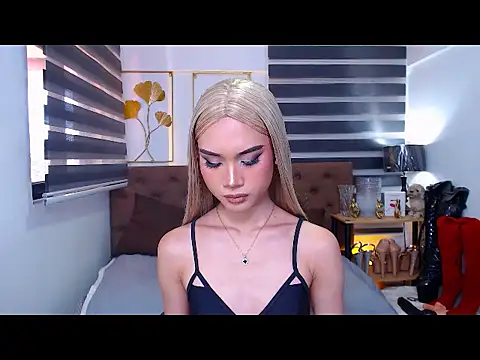 JuicyCockThea online show from May 3, 3:53 am