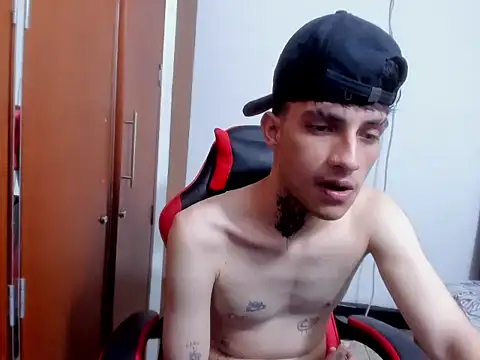 sweet hotboy online show from February 10, 4:28 am