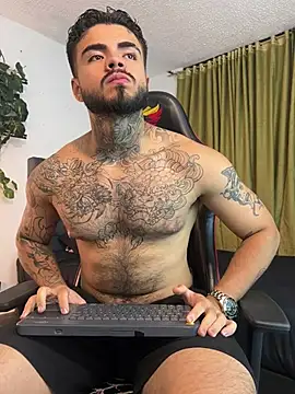Benjii Carter1 online show from June 18, 1:18 am