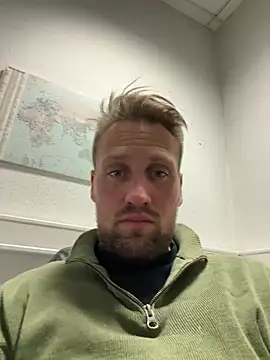 lovefuess online show from February 9, 12:21 pm