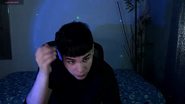 eithan jonnes online show from February 24, 9:59 pm