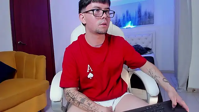 KaiStein online show from February 12, 7:31 pm