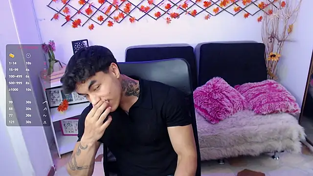 IanWest  online show from April 22, 7:40 pm