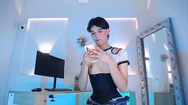 jullian ricci online show from June 12, 9:23 pm
