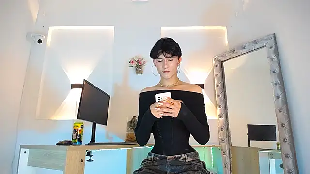 jullian ricci online show from May 9, 10:33 pm