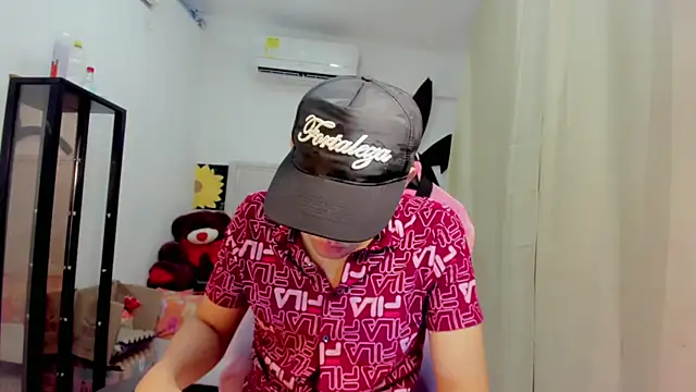 Top and bottom online show from April 10, 8:38 pm