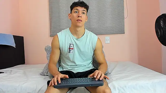 Muscle  Myke online show from March 11, 12:45 pm