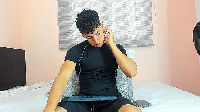 Muscle  Myke online show from March 10, 12:44 pm