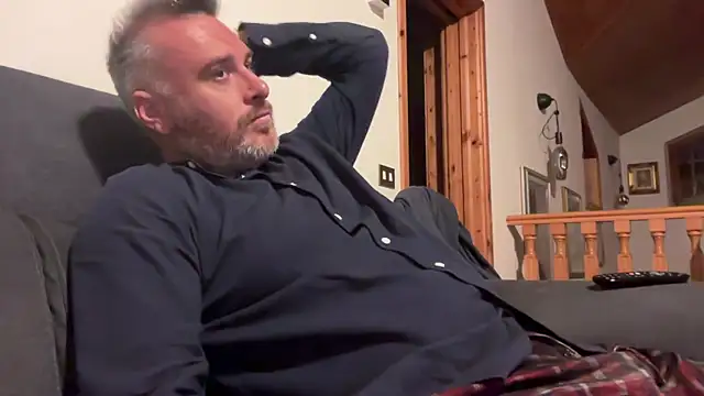 marcovik1 online show from April 22, 9:30 pm