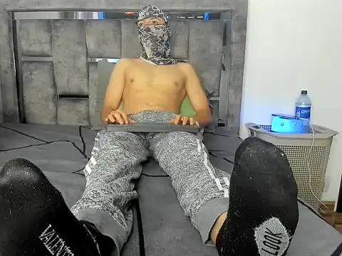 Master Ruthless77 online show from February 18, 2:37 pm