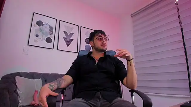 ethan grace online show from March 19, 12:30 pm