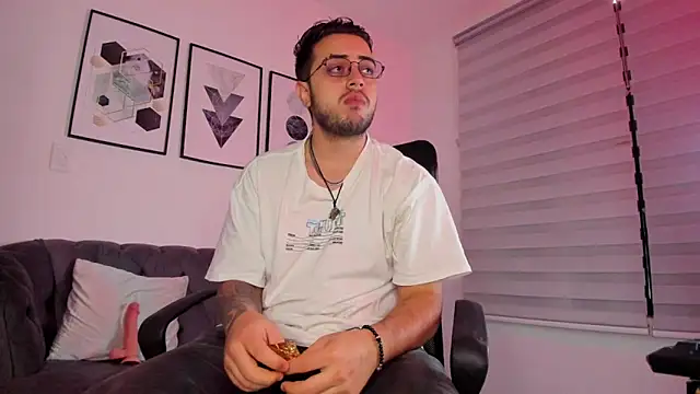 ethan grace online show from March 20, 12:53 pm