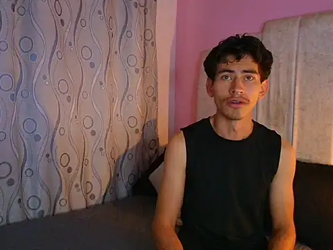 skinny jean  online show from March 6, 8:50 pm