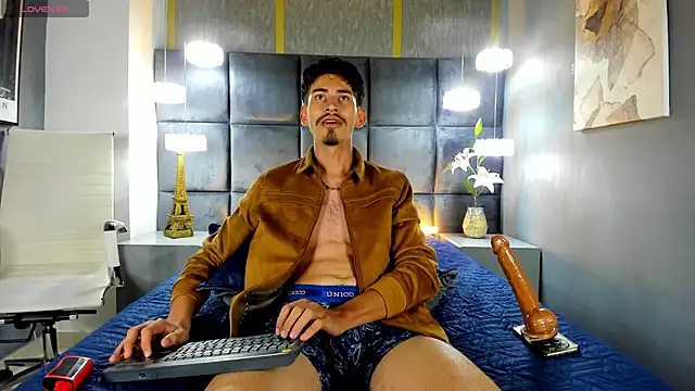 skinny jean  online show from May 19, 8:48 pm