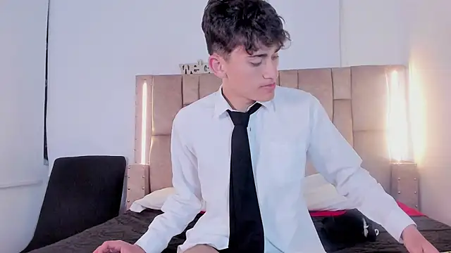 Noir Sebas online show from March 27, 3:54 am