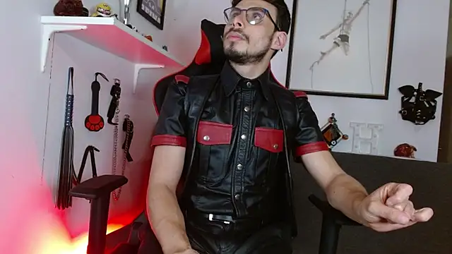 Thom sam  online show from March 25, 12:58 am