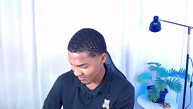 MaxCum18  online show from June 25, 2:22 pm