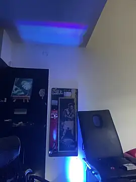 pieles online show from March 25, 7:23 am