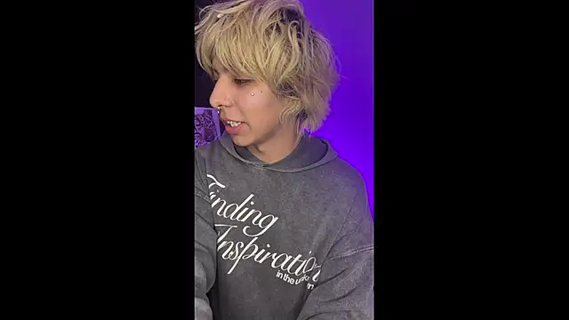 prince oliverr online show from April 8, 11:09 am