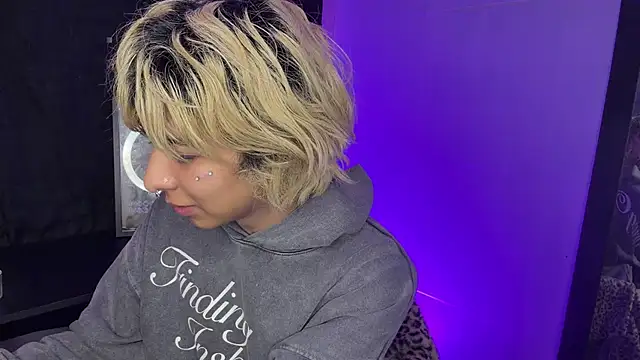 prince oliverr online show from April 16, 4:45 am