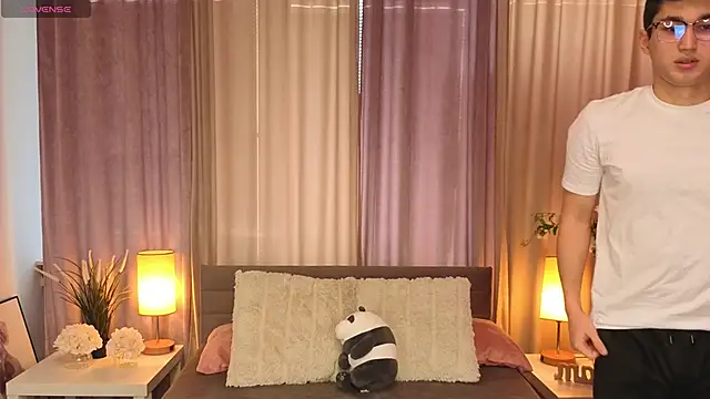 KevCross online show from February 25, 2:18 pm