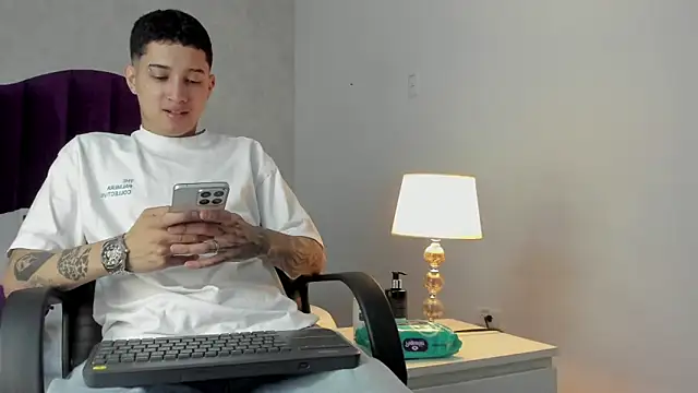 JoshBeech online show from March 17, 1:24 pm