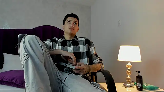 JoshBeech online show from March 13, 2:13 pm