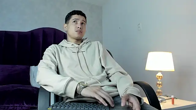 JoshBeech online show from March 25, 1:37 pm