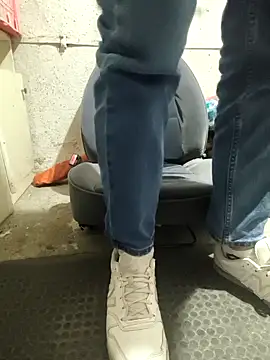 xxkick9999 online show from April 11, 6:33 pm