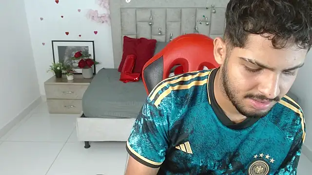 mister fox723 online show from March 3, 12:29 am