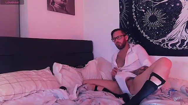 Masterjayb80 online show from March 30, 9:05 pm