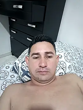 guayabitamen1992 online show from February 15, 3:02 am