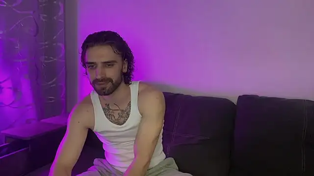 LiamKortes online show from February 17, 5:56 pm