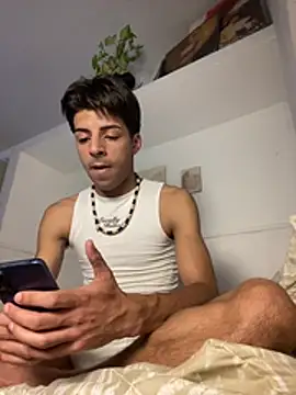 Lezaa online show from February 15, 8:50 pm