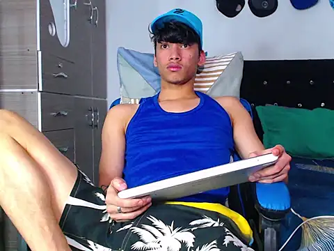 Lyam Russo online show from March 3, 7:32 pm