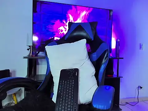 Lyam Russo online show from March 17, 5:54 am