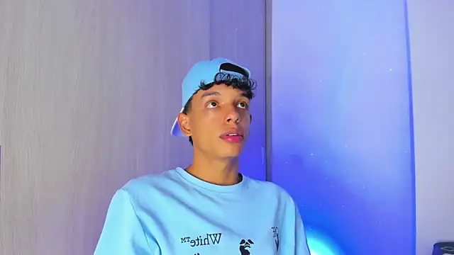 Maxfrost1 online show from April 26, 12:08 am