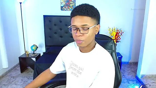 liiam3 online show from April 22, 8:46 pm