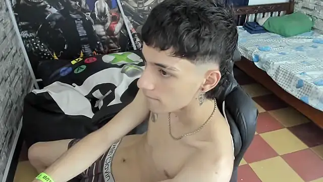 wex 077 online show from April 27, 1:24 am