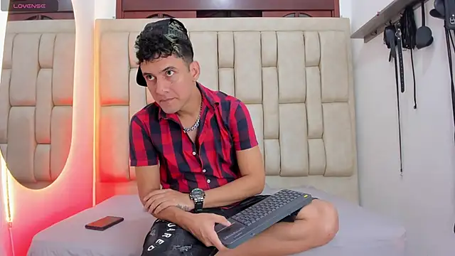 STEVEN OS online show from May 21, 2:51 am