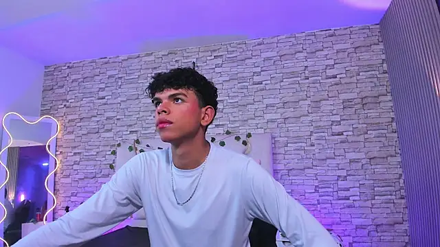 keahi tay online show from April 25, 7:00 pm