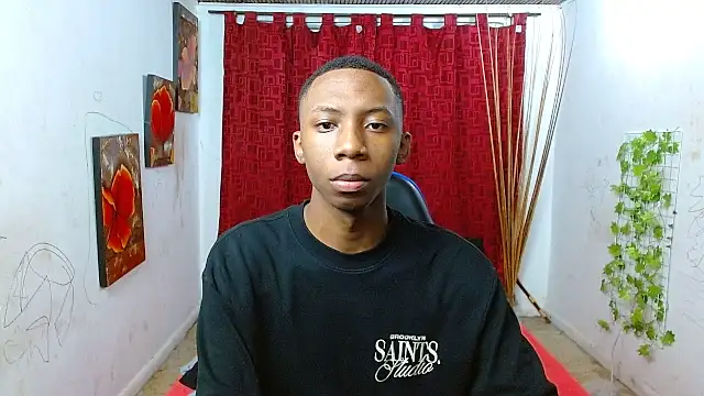 milo018 online show from June 14, 9:06 pm