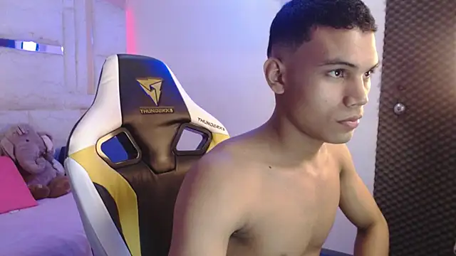 Axel 055 online show from February 18, 1:31 pm